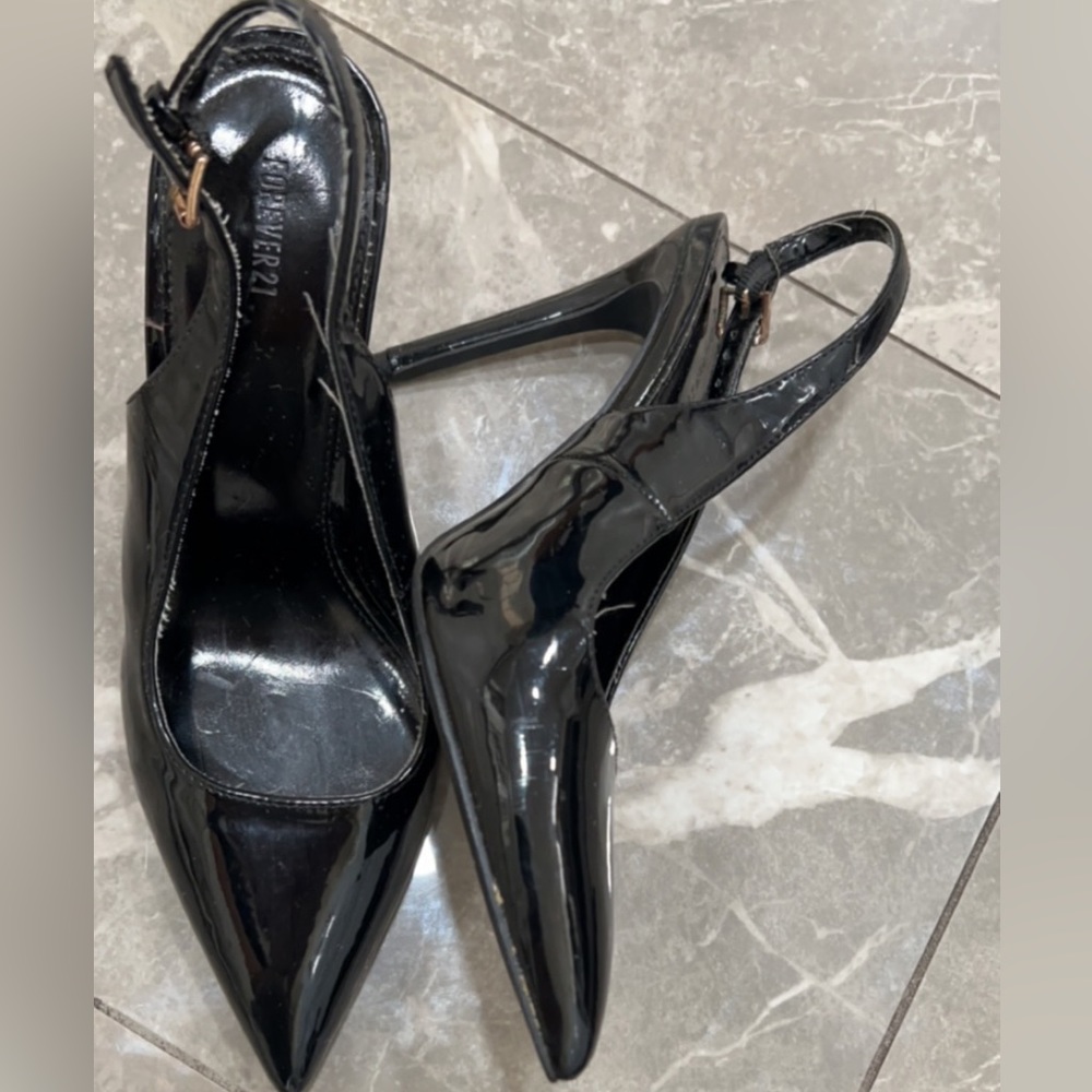 Pointy toe heels - Picture 2 of 2